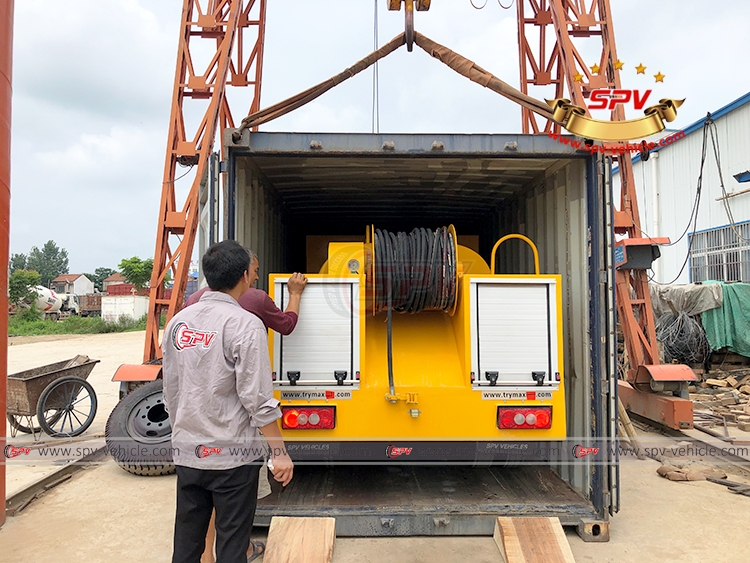 2,000 Litres Sewer Jetting Truck JMC - Loading 2 2,000 Litres Sewer Jetting Truck JMC - Loading 2